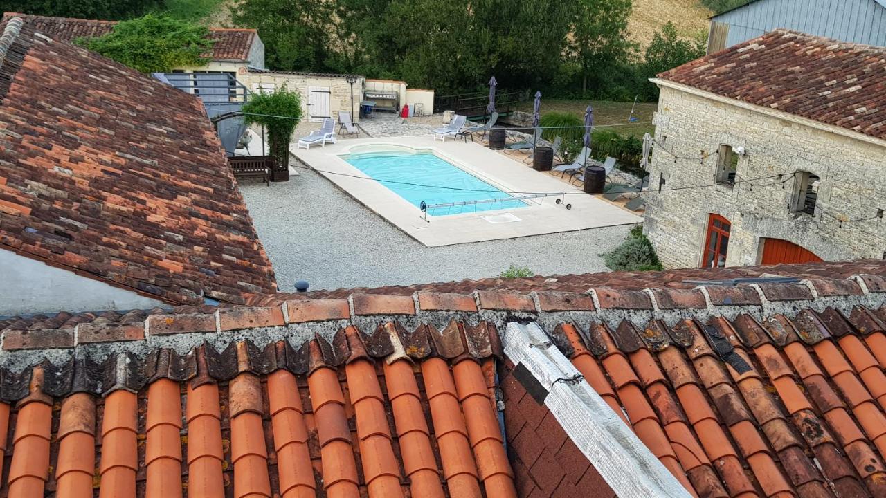 Les Cygnes Noirs Aujac (Charente-Maritime) Exterior foto